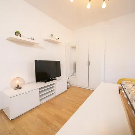 Studio Shiny - Zentral mit Balkon - Messe - Küche Neuss Exterior foto